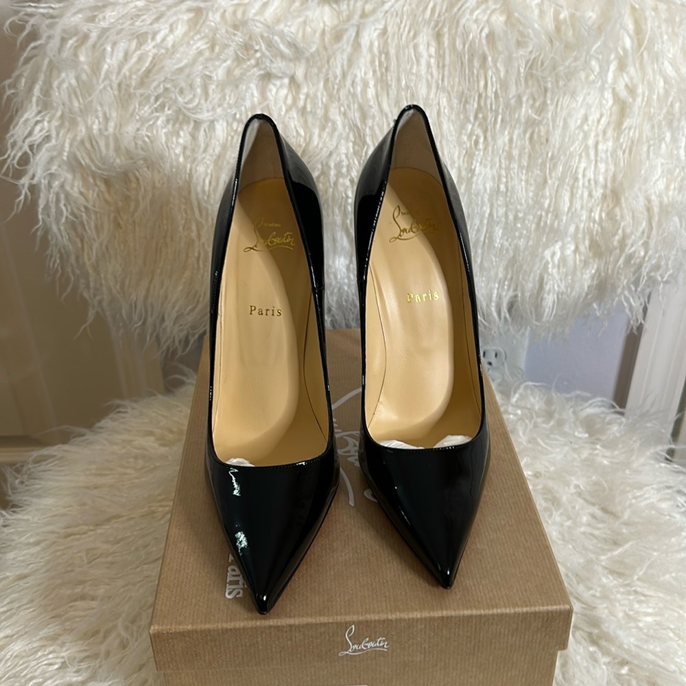 Christian Louboutin So Kate 43